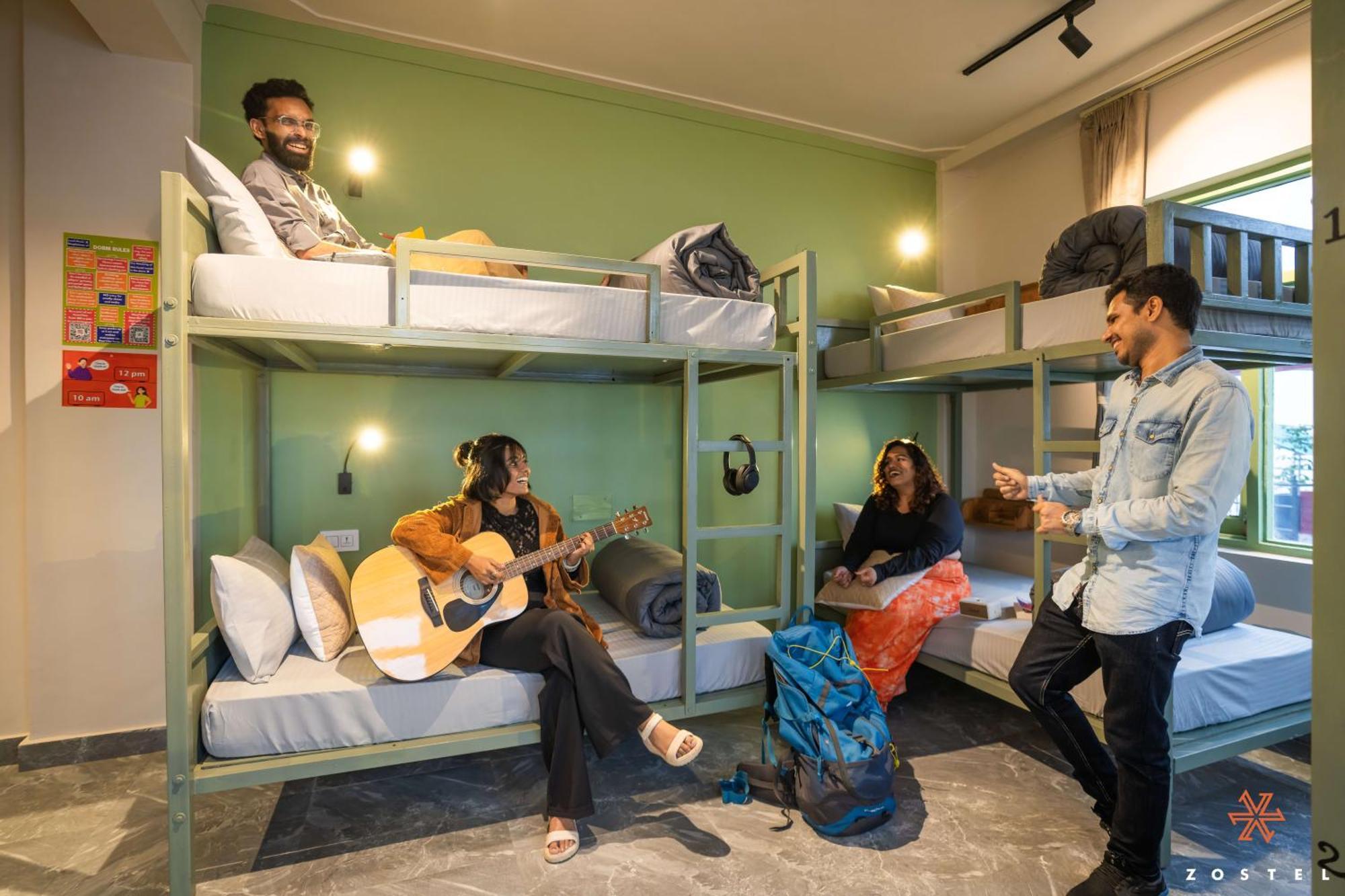 Zostel Dharamkot Hostel McLeod Ganj Luaran gambar