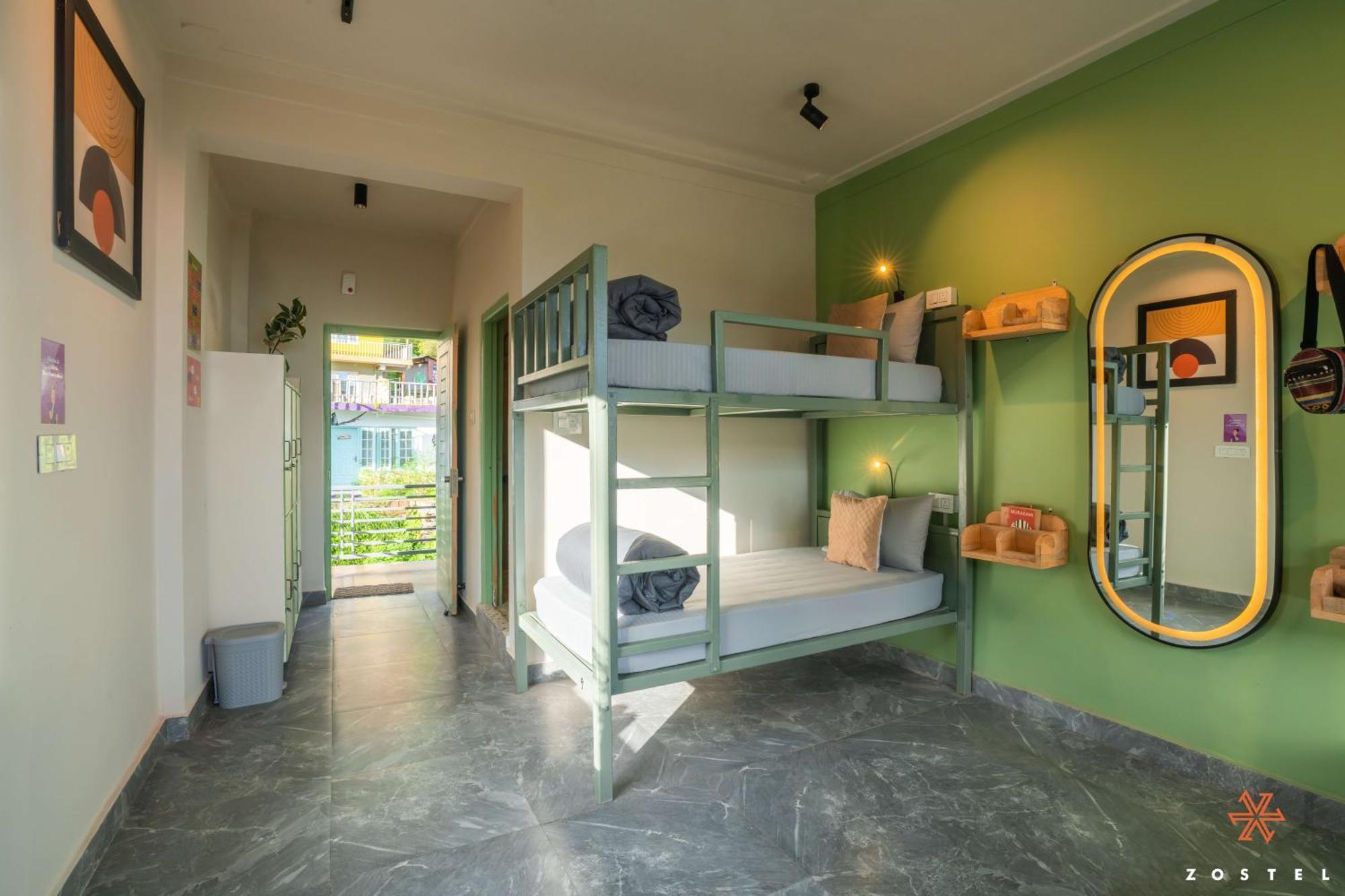 Zostel Dharamkot Hostel McLeod Ganj Luaran gambar