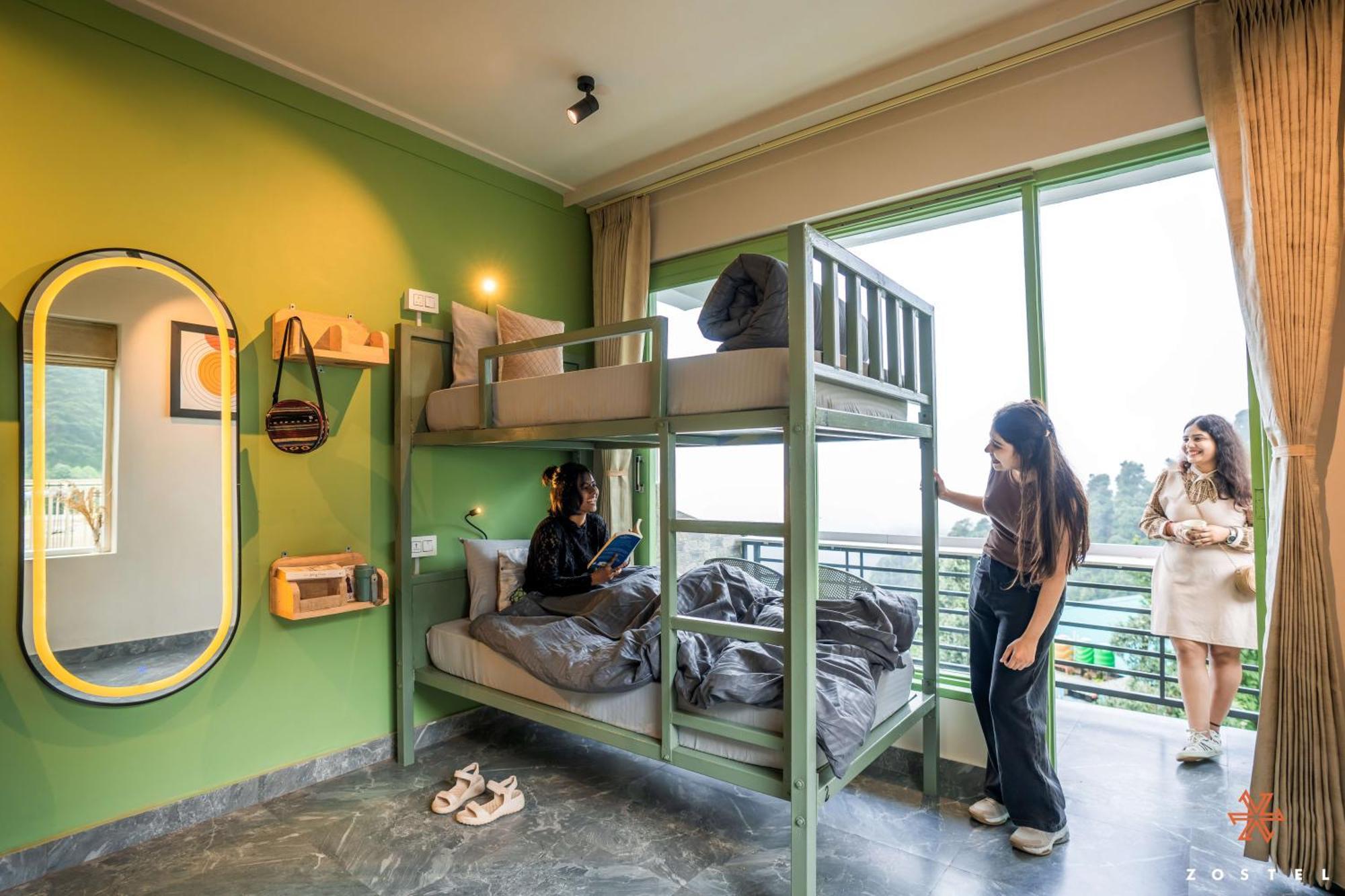 Zostel Dharamkot Hostel McLeod Ganj Luaran gambar