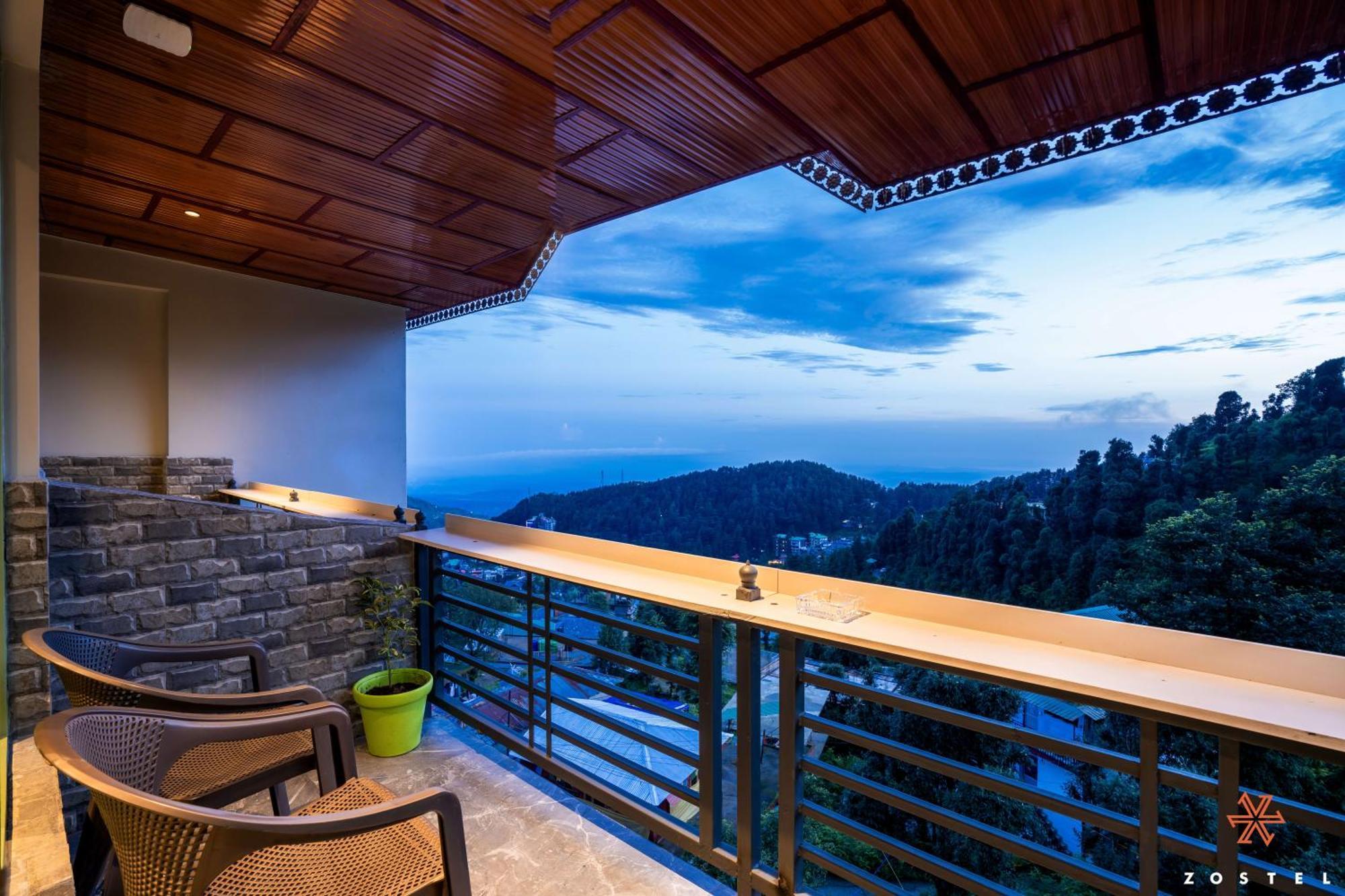 Zostel Dharamkot Hostel McLeod Ganj Luaran gambar