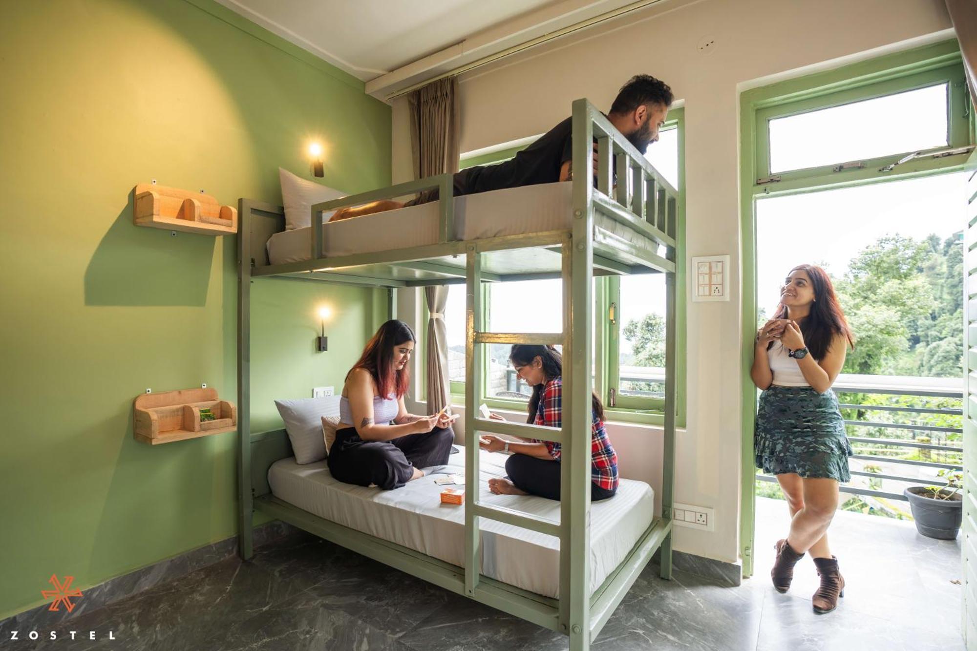 Zostel Dharamkot Hostel McLeod Ganj Luaran gambar