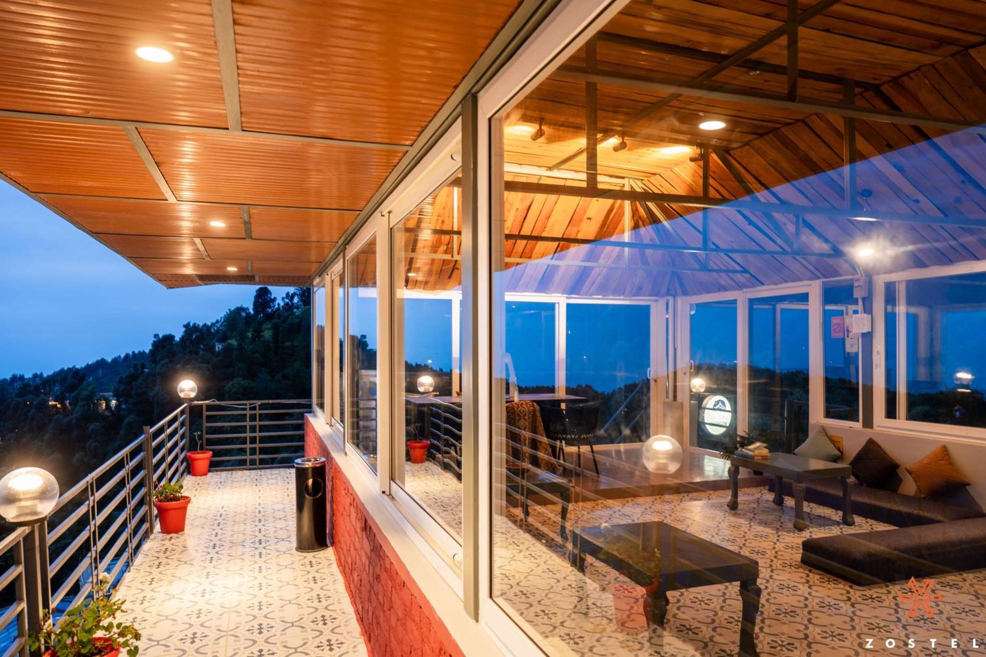 Zostel Dharamkot Hostel McLeod Ganj Luaran gambar